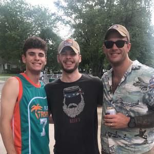 Meet your Posher, Max